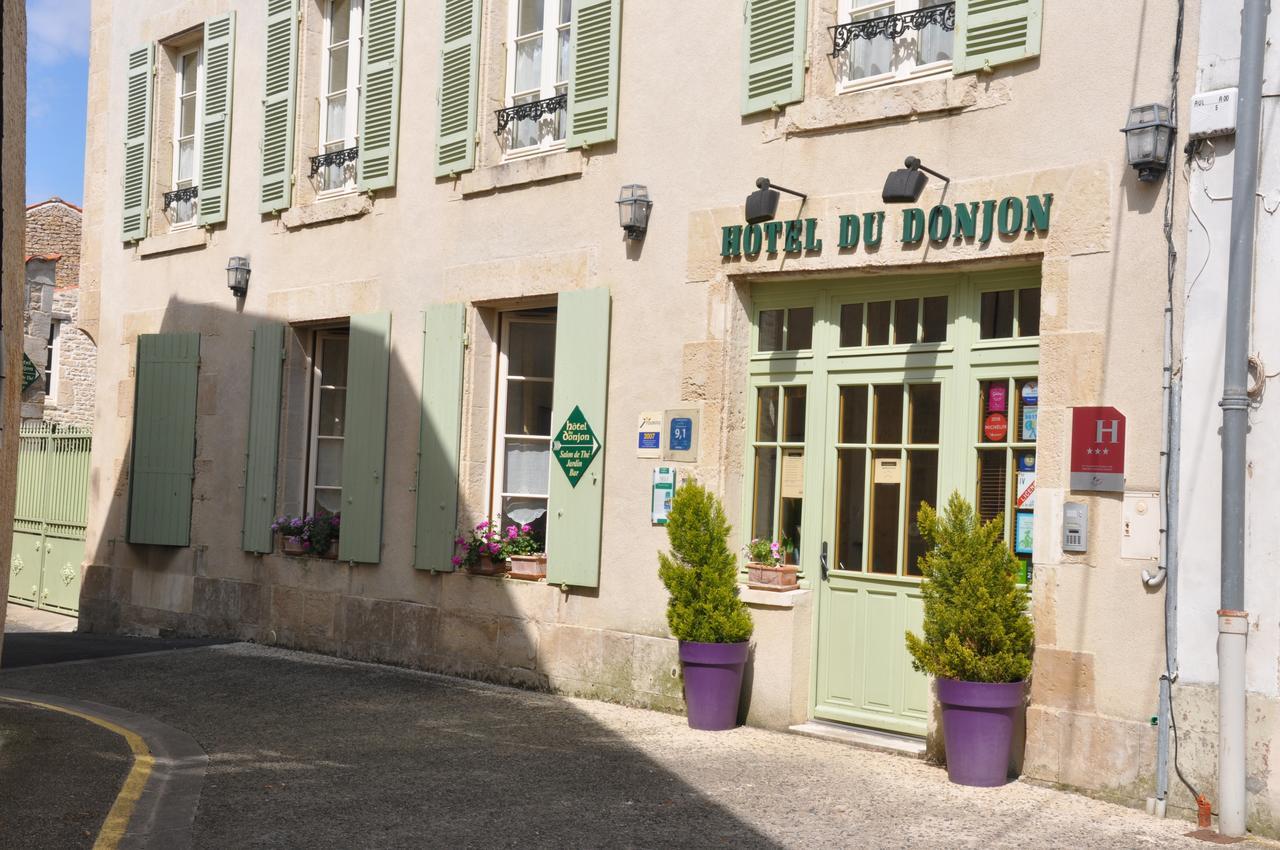 Hotel Du Donjon Aulnay  Exteriör bild